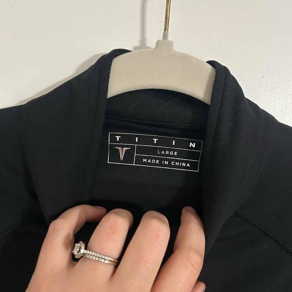 Sleek Black Utility Jacket for Women - Picture 3 of 5